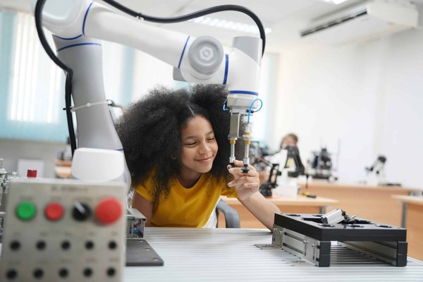 What Are the Advances in Wearable Air Purifiers for Personal Health in Urban Environments?